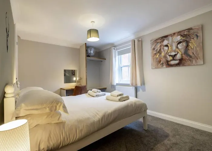 92 Union Terrace * York