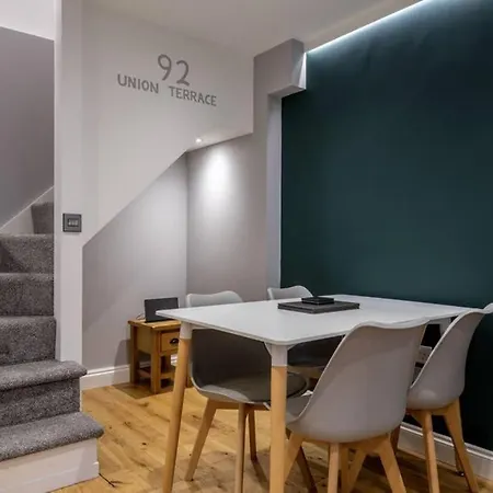 92 Union Terrace * يورك