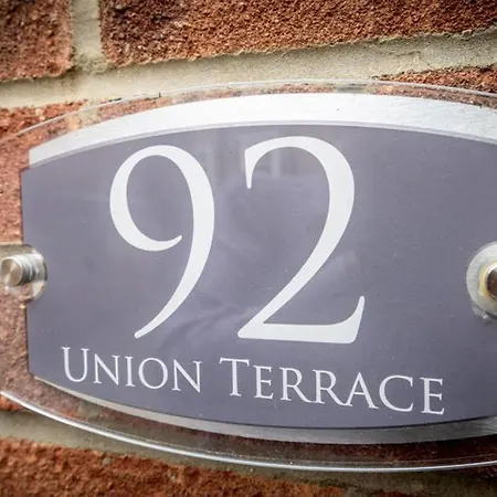 92 Union Terrace * يورك